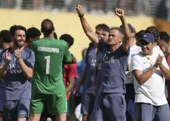Luis Enrique le da el Balón de dinero a Dembélé y desvela que ha respetado “muchos mensajes de felicitación de culés”
