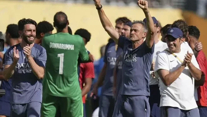 Luis Enrique le da el Balón de dinero a Dembélé y desvela que ha respetado “muchos mensajes de felicitación de culés”