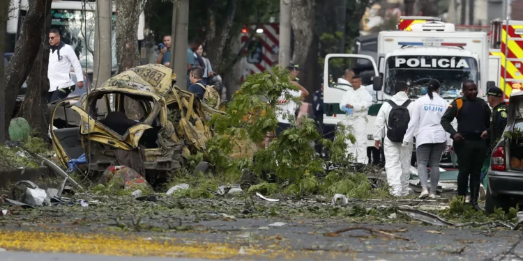 Al menos 5 muertos y 36 heridos en atentado contra base aérea de localidad colombiana de Cali