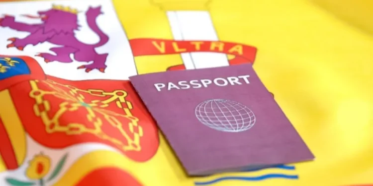 España vuelve a troquelar récord de turistas: de enero a julio, visitas aumentaron 4,7 %