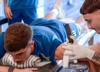 Veinticuatro años de barro merecen espina marca eterna: ¡la fecha que hasta el presidente del Oviedo se tatuó!