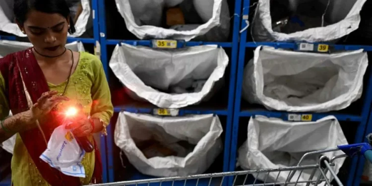 Exportadores indios alertan crisis por aranceles de EE. UU.