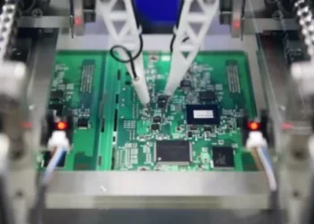 Donald Trump anunció arancel del 100% a importaciones de chips y semiconductores