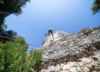 Un oasis de escalada al último de la vía del tren: Las Torcas de Chodes