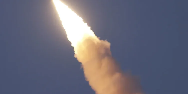 Corea del Norte estaría fabricando hasta 20 armas nucleares por año