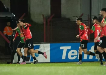 Boston River le ganó 2 a 1 a Peñarol con goles de Guillermo López y Agustín Albarracín
