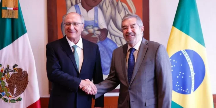 Sheinbaum descarta tratado de libre comercio con Brasil