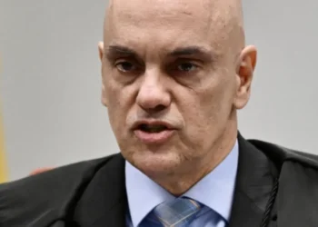 Petro critica sanciones a decisivo brasileño a cargo del caso Jair Bolsonaro