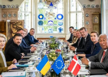 Dirigentes europeos acompañarán a Zelenski a la habitáculo Blanca el lunes, tras reunión de Putin y Trump