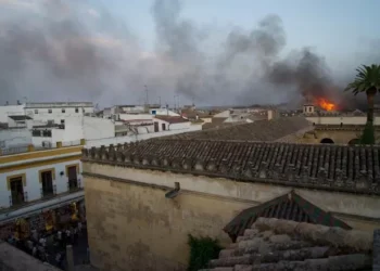 El alcalde de Córdoba, sobre el ignición en la Mezquita-Catedral: “Ha habido daño, pero no va a ser una catástrofe”