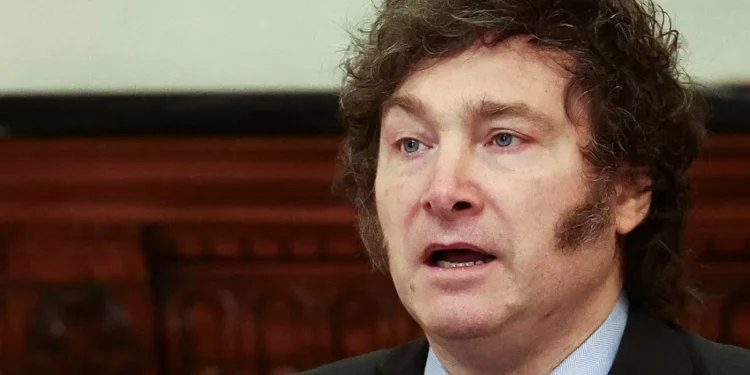 Milei vetó el aumento a jubilados y pensiones por discapacidad en Argentina