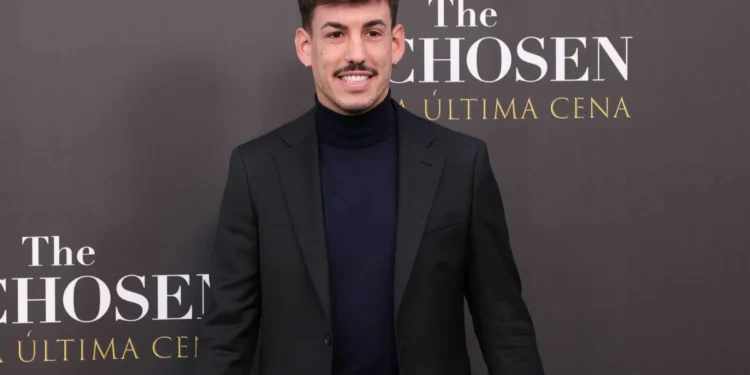 Luitingo, enamorado de nuevo, disfruta en las playas de Cádiz