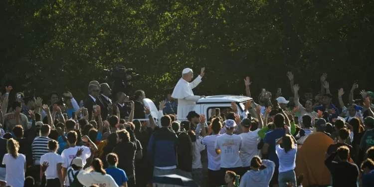 Más de un millón de personas participaron en ceremonia con el papa en el cierre del Jubileo de los Jóvenes