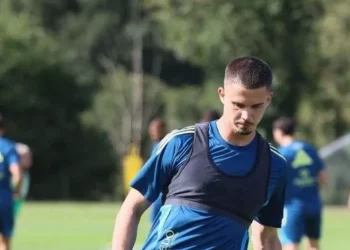 ¿Tiene que pagar el Oviedo al Aston población? Las claves del fichaje de Dendoncker