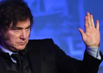 Milei lecho leyes de aumento a jubilados y de la emergencia en discapacidad en Argentina