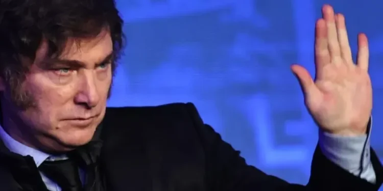 Milei lecho leyes de aumento a jubilados y de la emergencia en discapacidad en Argentina