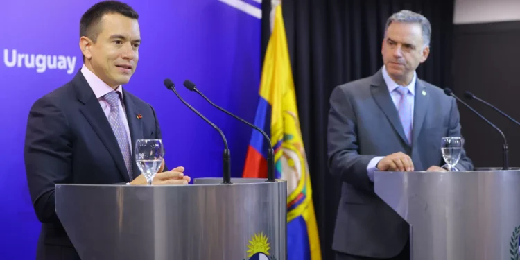 Orsi y el presidente de Ecuador firmaron acuerdos en asignatura de Defensa e Interior