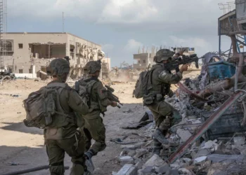 Incursión israelí: 57 gazatíes asesinabis y recuperan cadáveres de bis rehenes