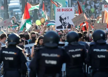 Más de 100.000 personas en protestas propalestinas obligaron a liquidar la Vuelta en Madrid