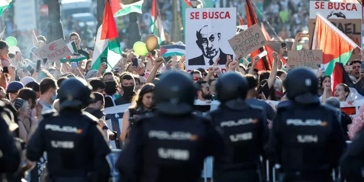 Más de 100.000 personas en protestas propalestinas obligaron a liquidar la Vuelta en Madrid