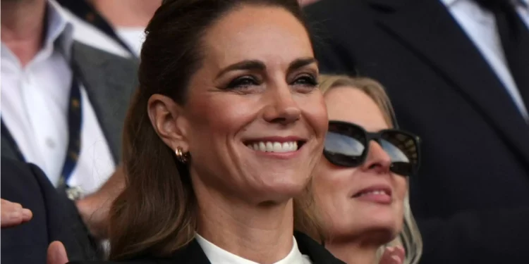 Kate Middleton reaparece en público tras la asesinato de la duquesa de Kent