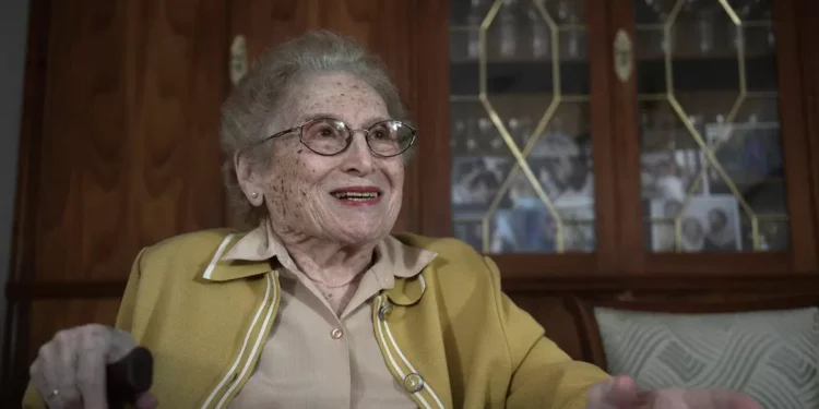 Murió a los 106 años Rosa Roisinblit, histórica vicepresidenta de Abuelas de ágora de Mayo