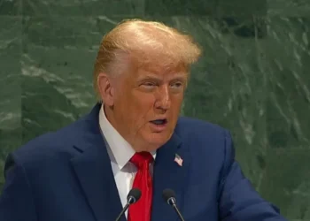 “Tenemos que poner fin a la guerra de lazo y negociar la alto el fuego”, dijo Trump, y criticó a los países que reconocen al Estado palestino