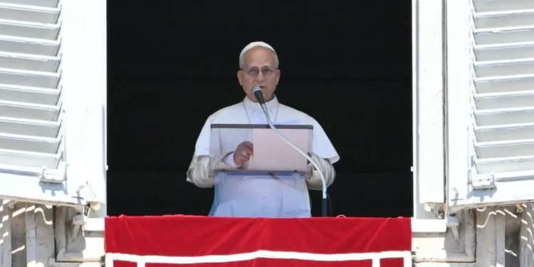 El papa León XIV pide terminar con “pandemia de armas” que matorral a niños en crímenes y conflictos