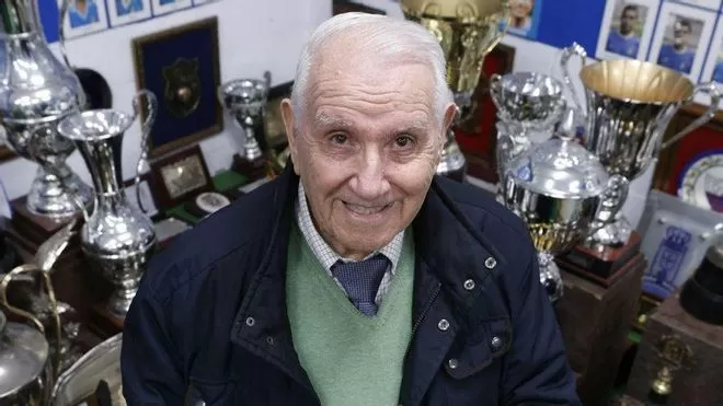 Fallece “la persona que mejor ha detallado la historia del Real Oviedo”: Adiós a Juan Mesa