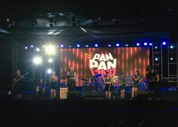 Pal´ arrabal voy, la nueva salsa de las chilenas Pan pan vino vino