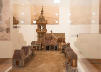 Sala de Arte Casa Collahuasi invita a un corchete viaje por el pasado minero con exposición sobre “Huantajaya”