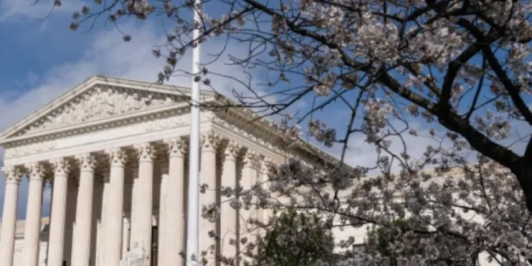 Trump pide a Corte Suprema acelerar fallo sobre aranceles