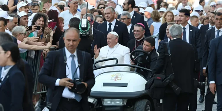 Desvelan un posible plan del Estado Islámico para atentar versus el papa Francisco en 2024