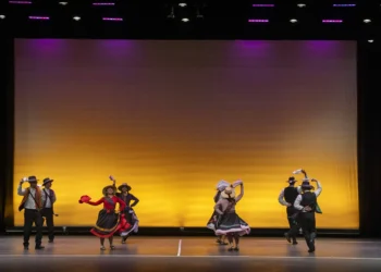 Conjunto folclórico “Flor en la arenilla” del Liceo de Pica representó a Tarapacá en encuentro escolar de danza nacional