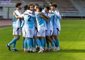 Un Compostela madrugador se abona a los comienzos triunfales