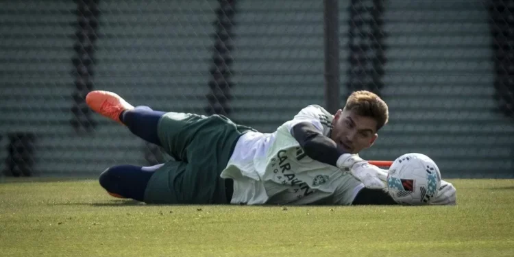 El portero del Real Zaragoza empieza fuerte: “Ayúdanos, Adrián”