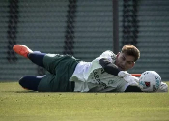 El portero del Real Zaragoza empieza fuerte: “Ayúdanos, Adrián”