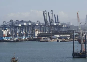 Canal de Panamá busca asegurar disponibilidad de agua para operar