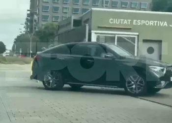 Cumbre médica en la Ciutat Esportiva para el menisco de Gavi