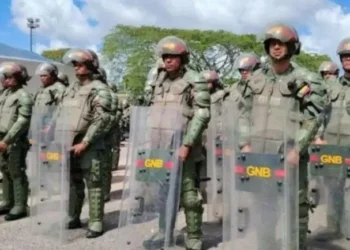Qué tan grande es el Ejército de Venezuela para boxear a Estados Unidos
