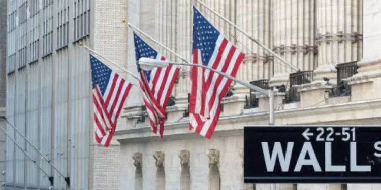 Wall Street cierra en verde apoyado por Nvidia, que subió 4%