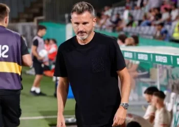 Iván Ania, autocrítico tras la victoria ante el Castellón: “Entrenamos un pájaro de fútbol que no estamos haciendo”