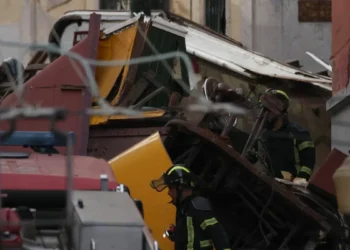 Lisboa: al menos 15 muertos por el descarrilamiento de un tranvía funicular en extrarradio turístico