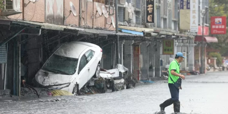 El supertifón Ragasa toca terrón en China continental tras causar 14 muertos en Taiwán