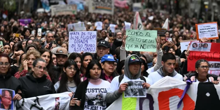 Suman seis los arrestados por triple femicidio en Argentina; la policía investigación al sospechoso de ordenar los crímenes