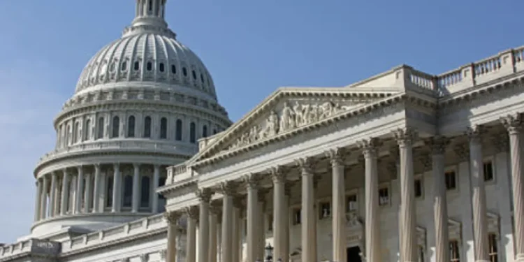 Trump oficializa el inglés como idioma federal en Estados Unidos