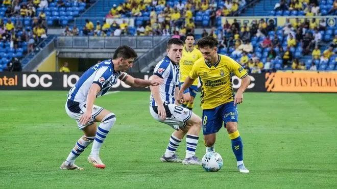 La UD Las Palmas restaura su mantra y sin embargo domina desde la posesión