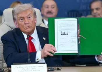 Firman acuerdo de fin de la guerra en la Franja de lazada, tras dos años de conflicto