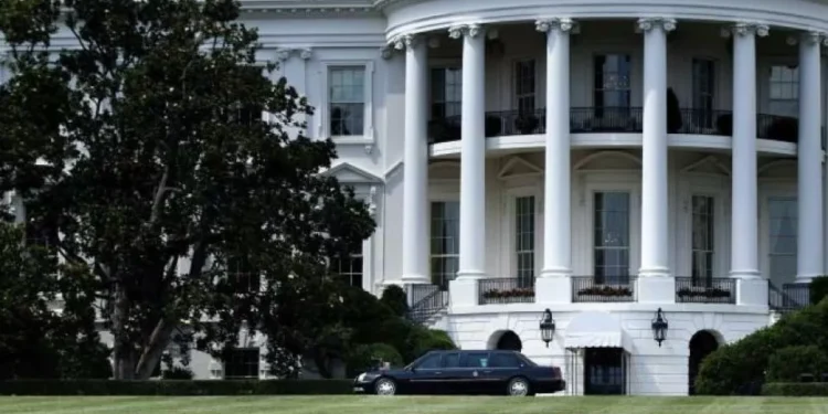 consiliario de Trump dice que no prevén anuncios inminentes de aranceles a Colombia