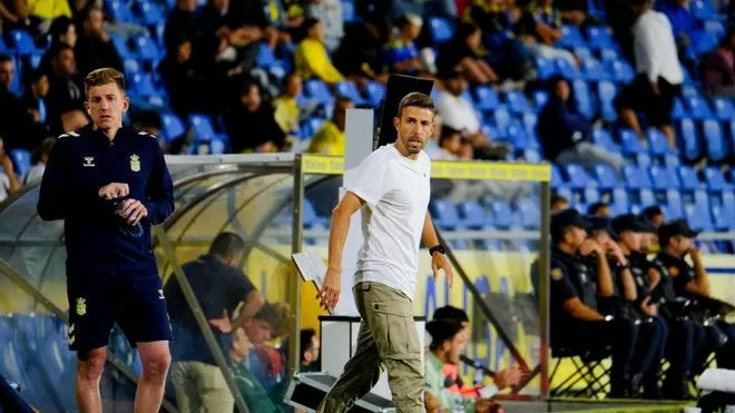 Luis García define la Segunda División como un «manicomio» en el que la UD Las Palmas tiene que cuerpo el más sensato